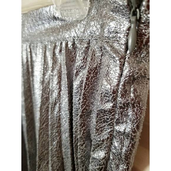 F21 Distressed Metallic Accordion-Pleat Sk… - Picture 6 of 8